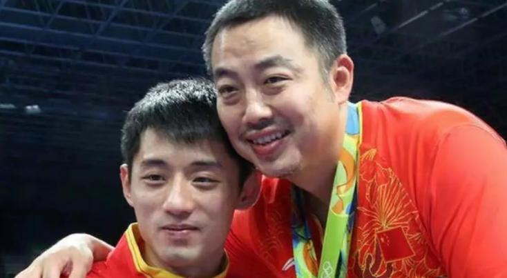 中国男子乒乓球队副队长是谁(国乒队许昕张继科)